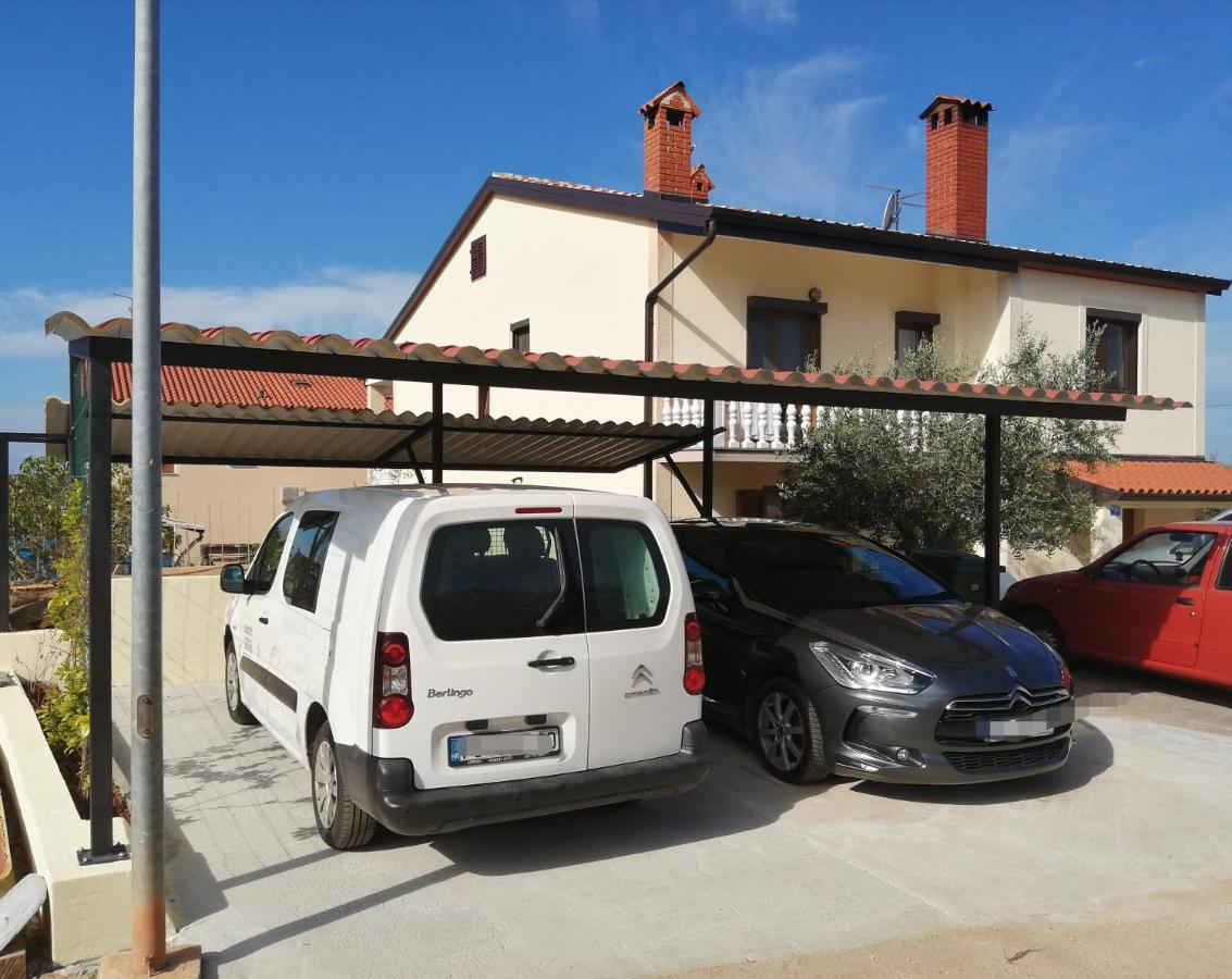 Apartment Kris Umag Exterior foto