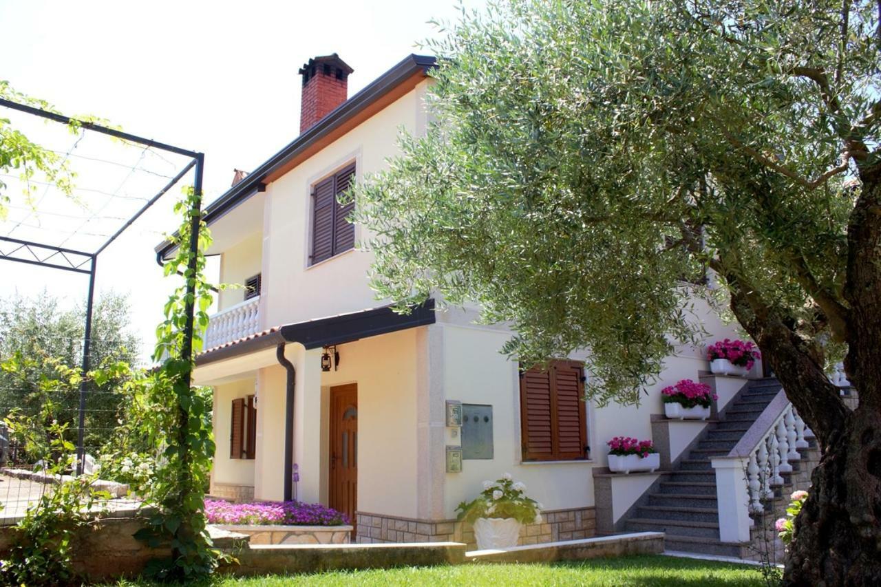 Apartment Kris Umag Exterior foto